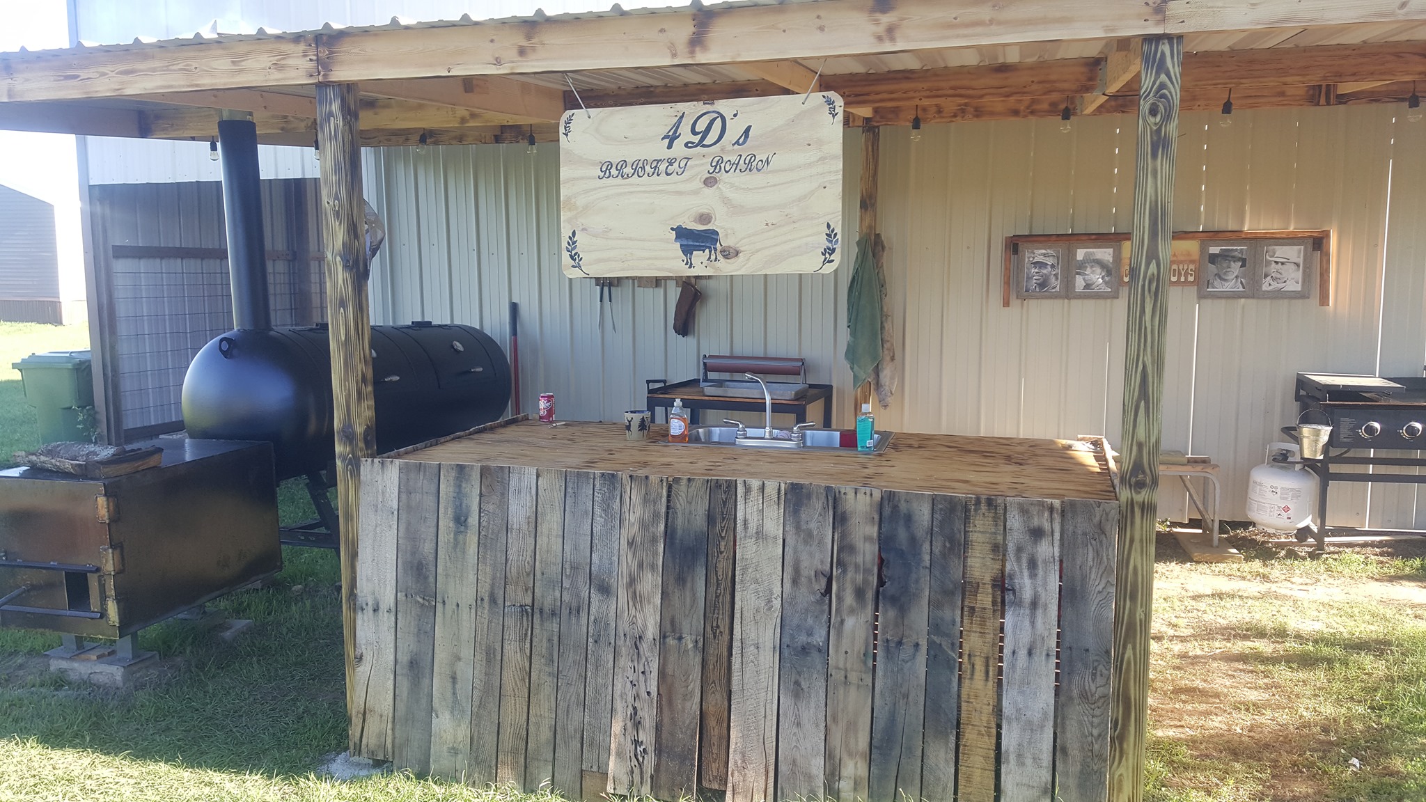 About – 4D's Brisket Barn