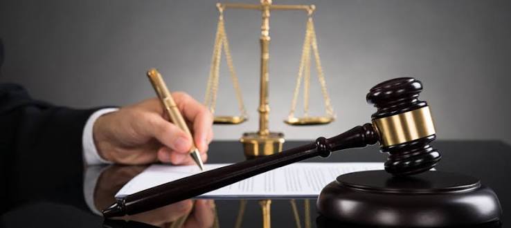 Податковий юрист в Україні: що він робить і як саме він може допомогти